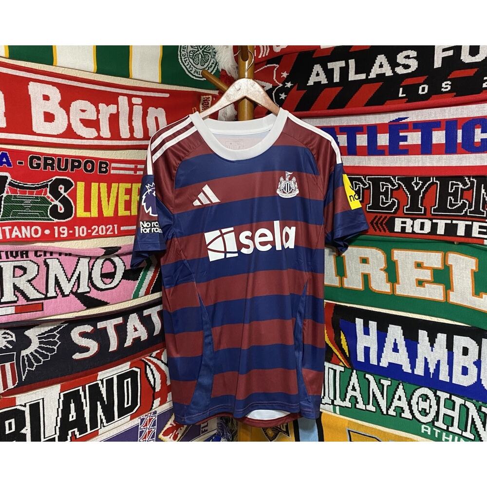 Newcastle United | Men’s Medium Alternative Jersey - Picture 6 of 7